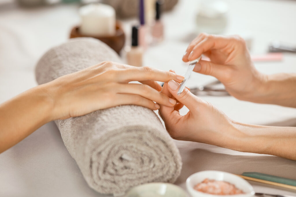 Manicure i pedicure, profesjonalny salon kosmetyczny i podologiczny w Warszawie